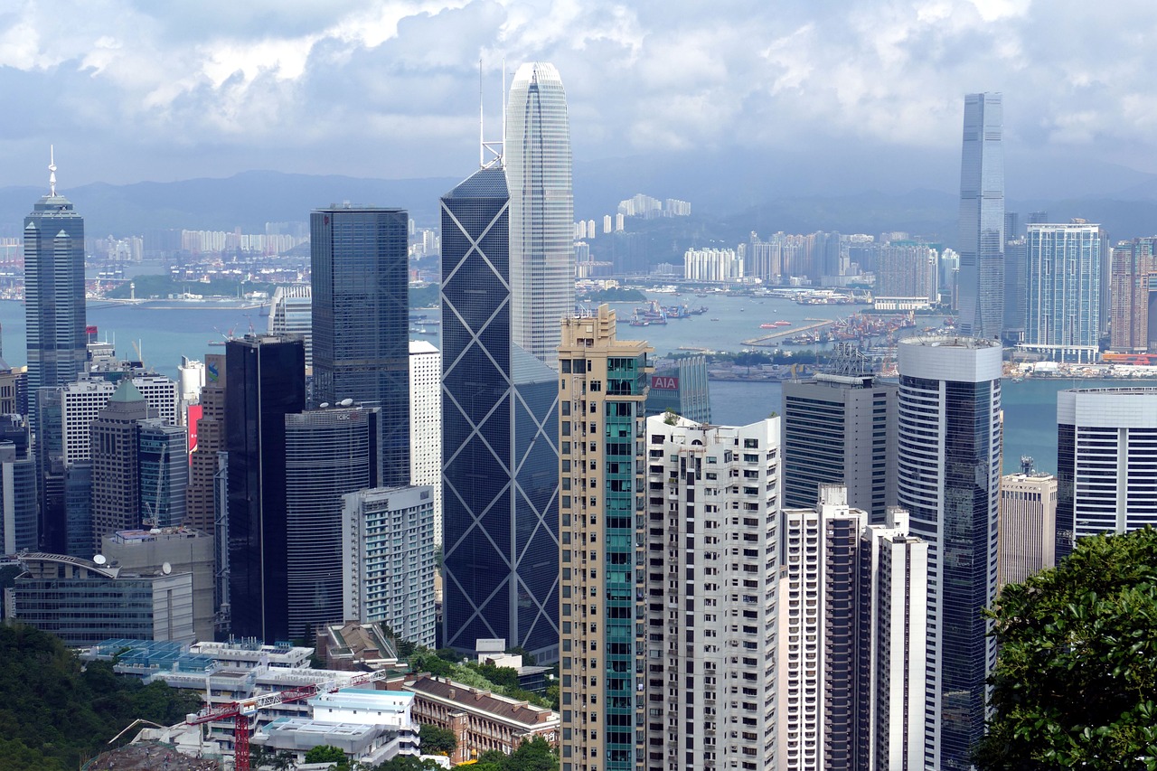 腾讯香港上市之路，历程回顾、影响分析与发展展望