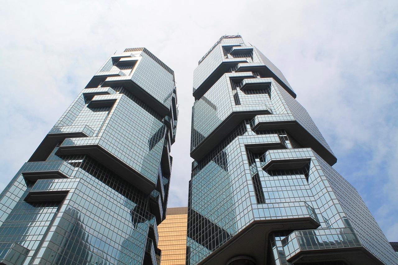 何氏眼科上市，眼科领域的新里程碑