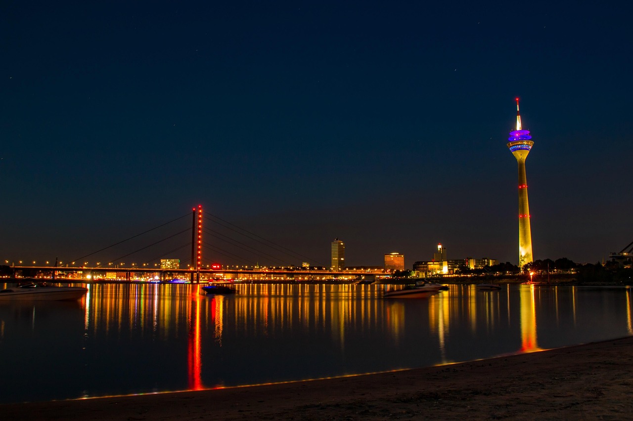 广州电视塔夜景，璀璨明珠的都市风采